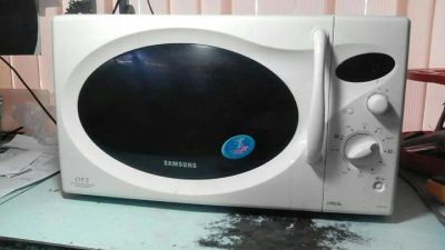 Лот: 13343420. Фото: 1. Микроволновая печь Samsung. Микроволновки, мини-печи
