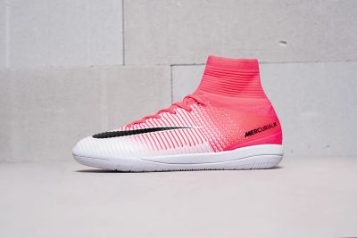 Лот: 11250602. Фото: 1. Футбольная обувь Nike MercurialX... Кеды, кроссовки, слипоны
