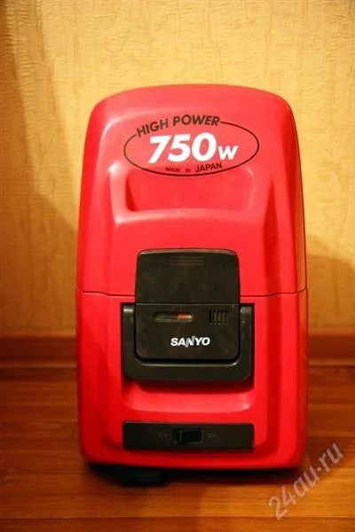 Лот: 1373953. Фото: 1. японский пылесос sanyo. Пылесосы, паровые швабры