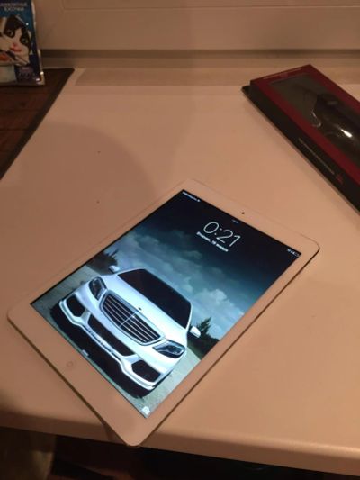 Лот: 6783392. Фото: 1. Поменяю iPad Air 16 gb wi fi lte... Компьютеры в сборе