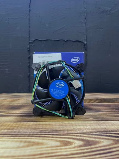 Лот: 19056184. Фото: 1. Кулер для процессора Intel BOX. Системы охлаждения