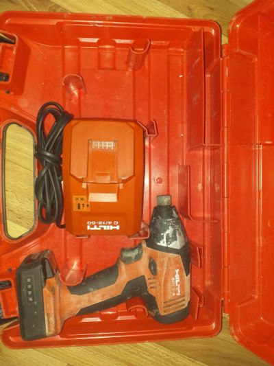 Лот: 18385078. Фото: 1. Ударный шуруповерт Hilti. Электроинструмент