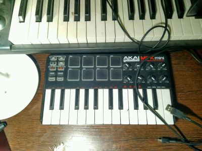 Лот: 11461440. Фото: 1. Akai MPK Mini. MIDI-оборудование
