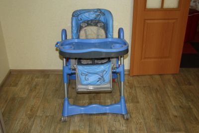 Лот: 4384007. Фото: 1. Отличный Стул для кормления. Стульчики для кормления