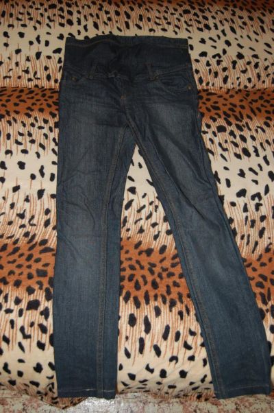 Лот: 4066165. Фото: 1. стильные зауженные джинсы для... Брюки, капри, комбинезоны