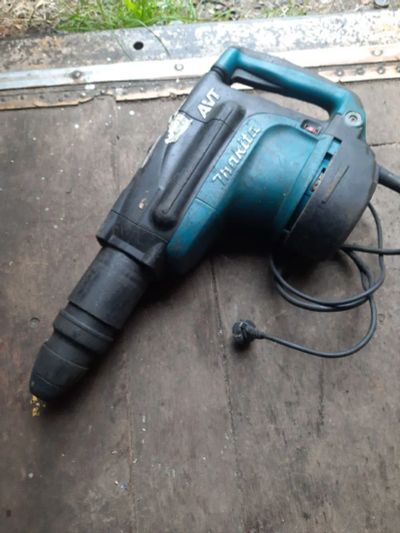 Лот: 25789162. Фото: 1. Перфоратор makita HR4011C. Электроинструмент