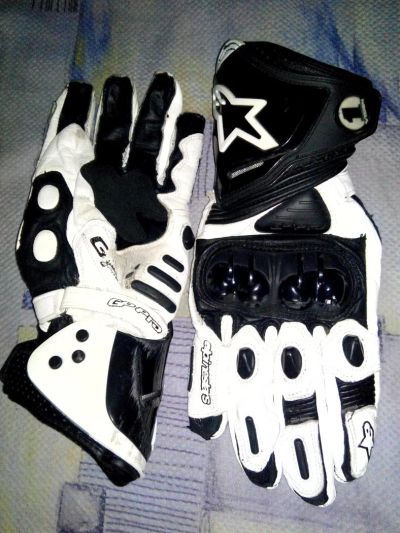 Лот: 4197733. Фото: 1. Продам мото перчатки Alpinestars... Аксессуары