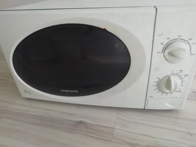 Лот: 15988287. Фото: 1. Продам микроволновку Samsung. Микроволновки, мини-печи
