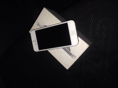 Лот: 4910586. Фото: 1. iPhone 5 white 16 только продажа... Смартфоны
