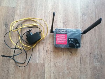 Лот: 20498372. Фото: 1. Wi-Fi роутер ZYXEL Keenetic Omni... Маршрутизаторы (роутеры)
