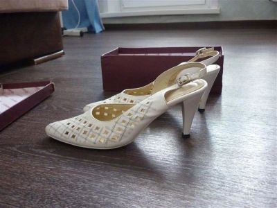 Лот: 2944640. Фото: 1. босоножки белые. Босоножки