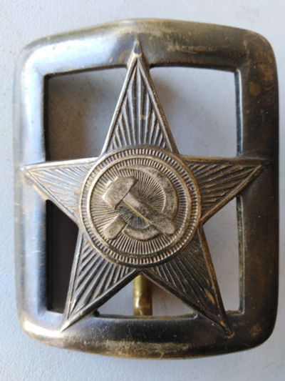 Лот: 20856031. Фото: 1. Пряжка прорезная со звездой. Обмундирование