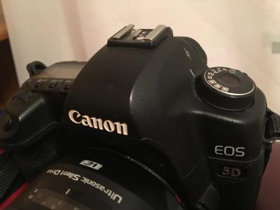 Лот: 8762064. Фото: 1. canon 5d mark ii. Цифровые зеркальные