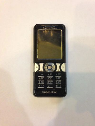 Лот: 3951901. Фото: 1. Мобильный телефон Sony Ericsson... Кнопочные мобильные телефоны