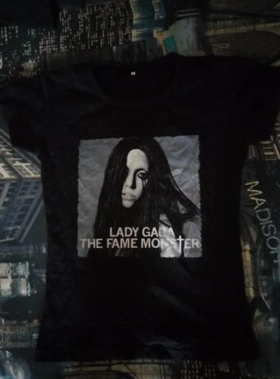 Лот: 7707490. Фото: 1. Футболка Lady Gaga Fame monster... Футболки, топы и майки
