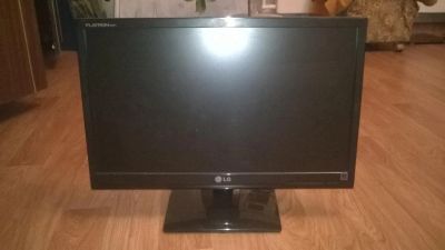 Лот: 4600686. Фото: 1. Монитор LG E2241T-BN 21.5". ЖК-мониторы