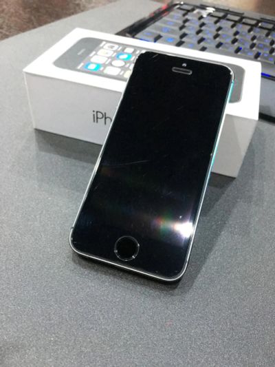 Лот: 10485566. Фото: 1. iphone 5s 16gb На Гарантии. Смартфоны