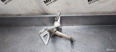 Лот: 22463070. Фото: 1. Кронштейн водителя правый Suzuki... Запчасти