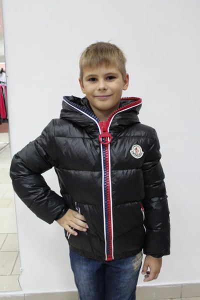 Лот: 4617543. Фото: 1. Детский пуховик Moncler black. Верхняя одежда