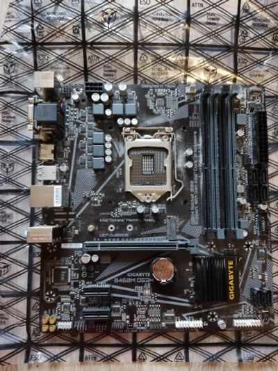 Лот: 19545513. Фото: 1. Материнская плата Gigabyte B460M... Материнские платы
