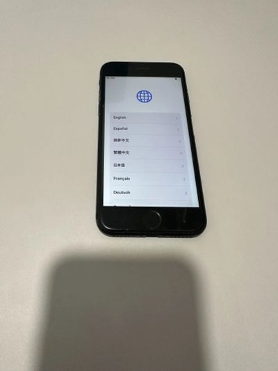 Лот: 20550466. Фото: 1. iPhone SE 2020 128 Gb. Смартфоны