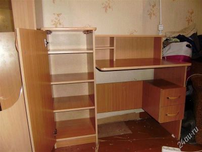 Лот: 2350175. Фото: 1. письменный стол с тумбой. Столики, стулья, парты