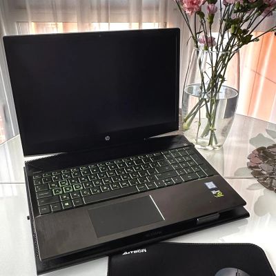 Лот: 25718472. Фото: 1. Игровой ноутбук HP Pavilion (15... Ноутбуки