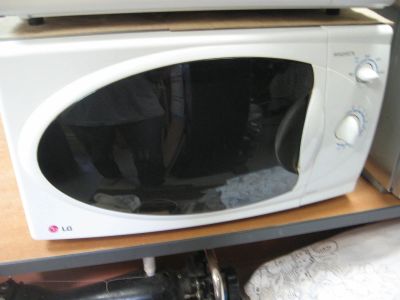 Лот: 12296639. Фото: 1. Микроволновая печь LG ms2322t... Микроволновки, мини-печи