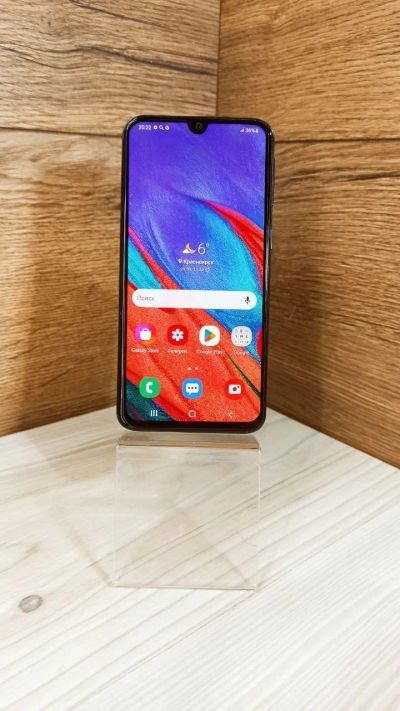 Лот: 19563541. Фото: 1. Смартфон Samsung Galaxy A40, 64гб... Смартфоны