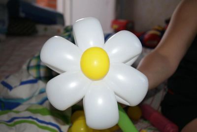 Лот: 2825286. Фото: 1. Ромашка из воздушных шариков... Воздушные шары