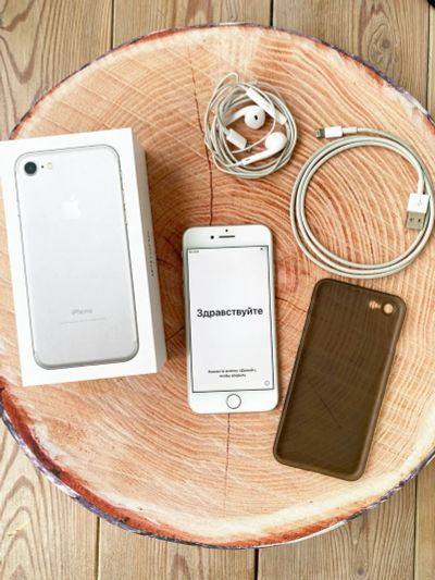 Лот: 17667650. Фото: 1. Apple iPhone 7, 32Gb, Silver. Смартфоны