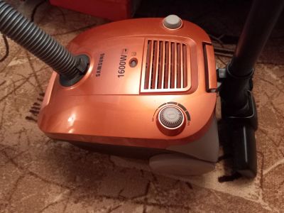 Лот: 18292913. Фото: 1. Пылесос samsung 1600w. Пылесосы, паровые швабры