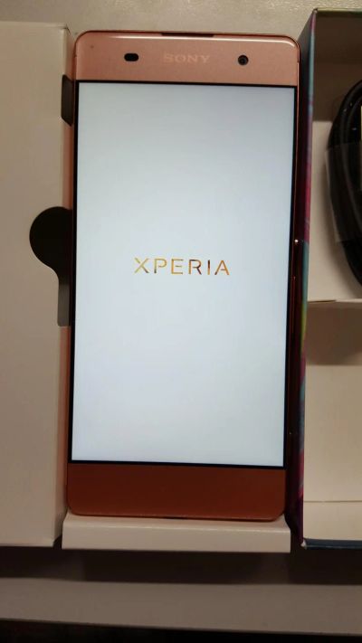 Лот: 8722648. Фото: 1. Sony Xperia XA F 3111 Rose Gold. Смартфоны