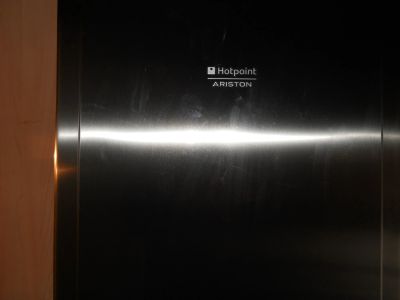 Лот: 15478171. Фото: 1. холодильник Hotpoint Ariston идеальное... Холодильники, морозильные камеры