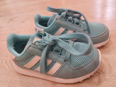 Лот: 19455220. Фото: 1. Кроссовки детские Adidas р28. Кеды, кроссовки