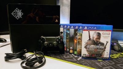 Лот: 16336613. Фото: 1. PlayStation 4 (В комплекте 7 игр... Игровые приставки, консоли