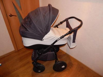 Лот: 4975571. Фото: 1. Коляска Tutis Zippy 3 в 1. Коляски