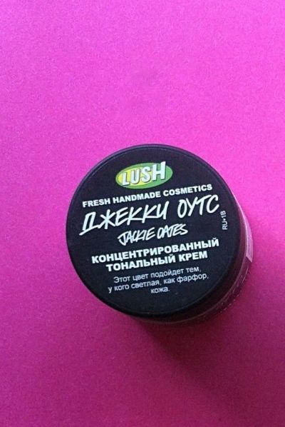 Лот: 11926285. Фото: 1. Тональный крем Джекки Оутс от... Макияж