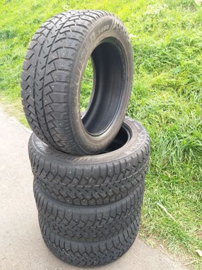 Лот: 16660654. Фото: 1. Зимние шины липучка Bridgestone... Шины