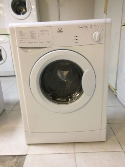 Лот: 15838181. Фото: 1. Стиральная машина Indesit wiu... Стиральные машины