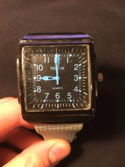 Лот: 24384757. Фото: 1. Часы Senue quartz. Оригинальные наручные часы