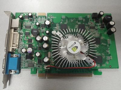 Лот: 5519618. Фото: 1. Видеокарта PCI-E GeForce 8600GT... Видеокарты