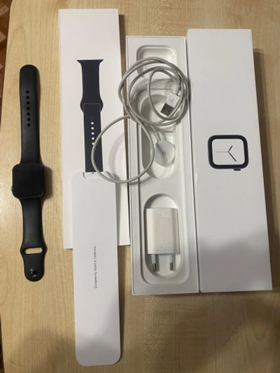 Лот: 18892879. Фото: 1. Apple Watch 4 40мм. Смарт-часы, фитнес-браслеты, аксессуары
