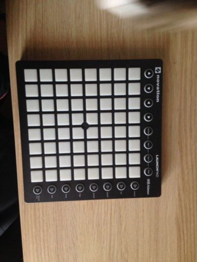 Лот: 10972033. Фото: 1. Novation Launchpad MK2. MIDI-оборудование