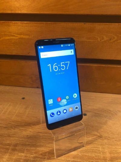 Лот: 18140972. Фото: 1. Смартфон ZTE Blade V9 3/32гб NFC... Смартфоны