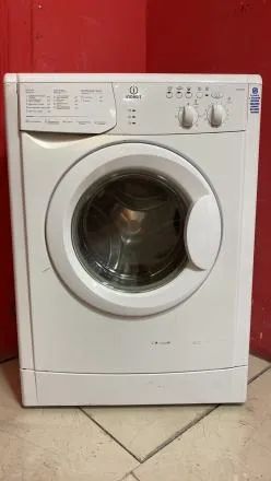 Лот: 20613816. Фото: 1. стиральная машина Indesit бу код... Стиральные машины