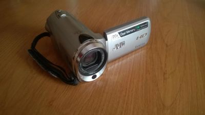 Лот: 8181305. Фото: 1. Видеокамера JVC camcorder GZ -HM300SE... Видеокамеры