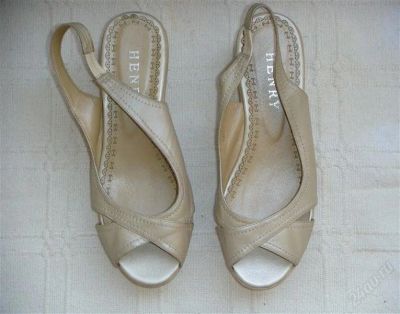 Лот: 2593401. Фото: 1. Кожаные босоножки р. 37 / 38. Босоножки