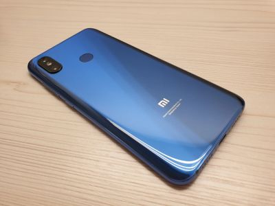 Лот: 17265245. Фото: 1. Xiaomi Mi 8 6/128 blue. Смартфоны