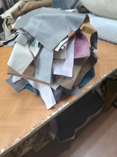 Лот: 25884745. Фото: 1. Обрезки мебельной ткани,разные. Ткани, нитки, пряжа